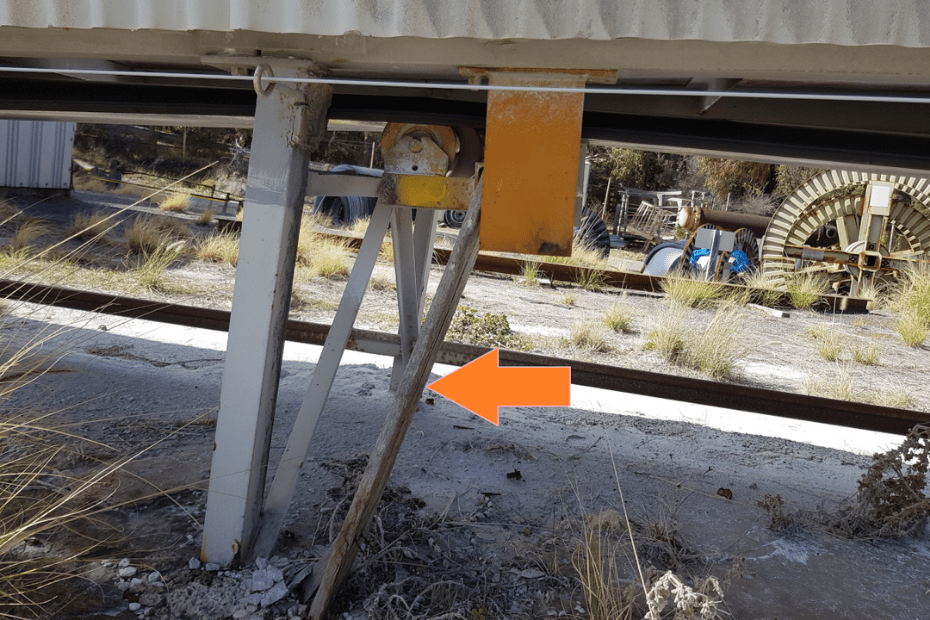 DYNA Engineering Conveyor Belt Mistracking Training Roller